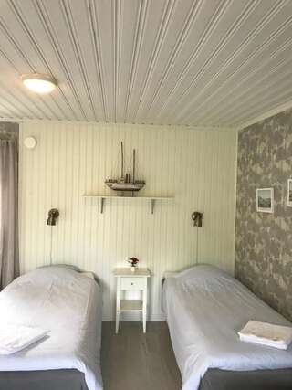 Отели типа «постель и завтрак» Kastelholms Gästhem Sund Двухместный номер с 1 кроватью и собственной ванной комнатой-18